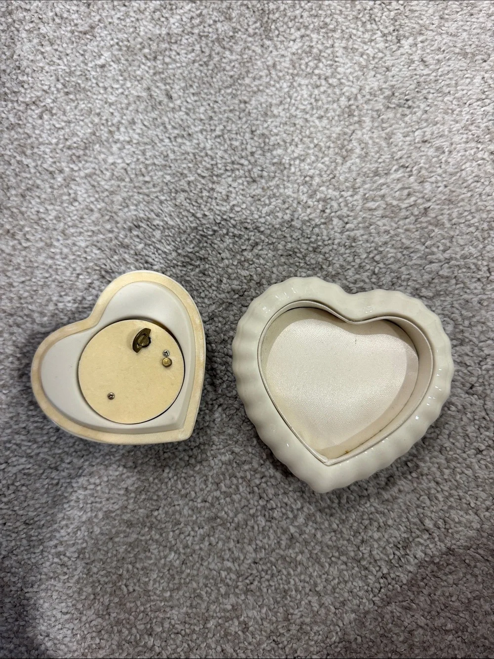 Lenox Cream Heart-Shaped Trinket Box with Gold Accent musical jewelry box